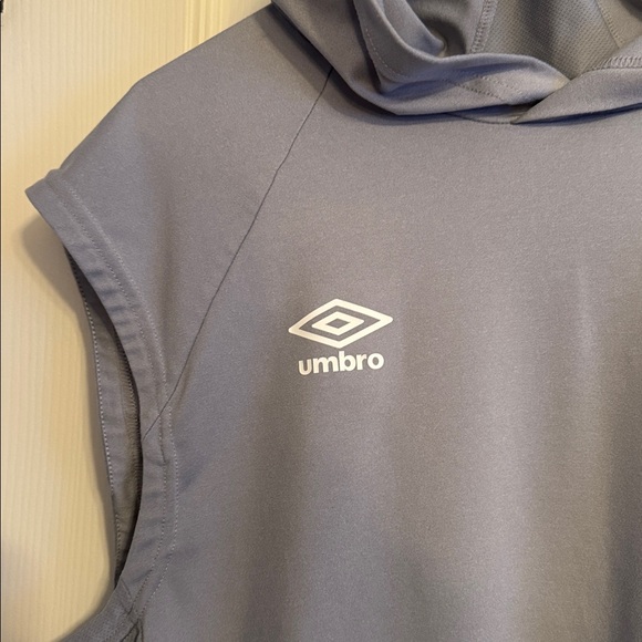 Men’s Umbro brand sleeveless hoodie work out top. Size medium. - Picture 2 of 4